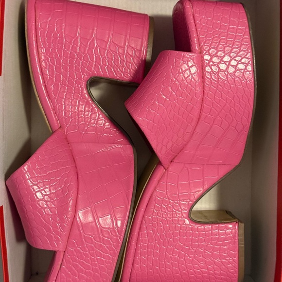 NOVUS HOT PINK PLATFORM - Picture 2 of 4